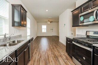 5042 Firefly Hls in Saint Hedwig, TX - Building Photo - Building Photo