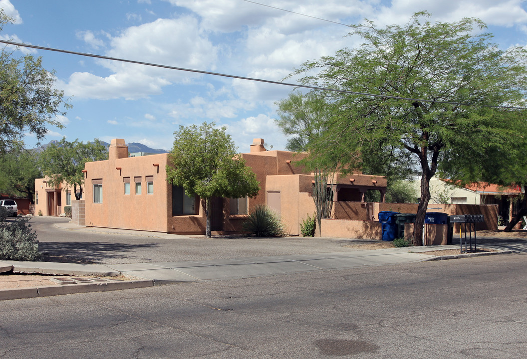 4 Sfrs & Duplex in Tucson, AZ - Foto de edificio