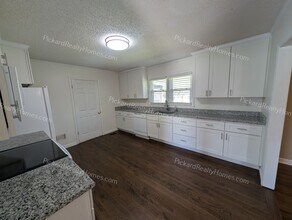 1620 Riverside Dr in Hillsborough, NC - Building Photo - Building Photo