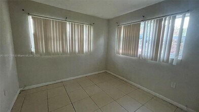 6205 Rodman St in Hollywood, FL - Building Photo - Building Photo