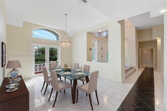 7469 SW 168th Terrace in Palmetto Bay, FL - Foto de edificio - Building Photo