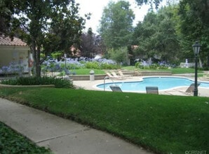 778 N Valley Dr in Westlake Village, CA - Foto de edificio - Building Photo