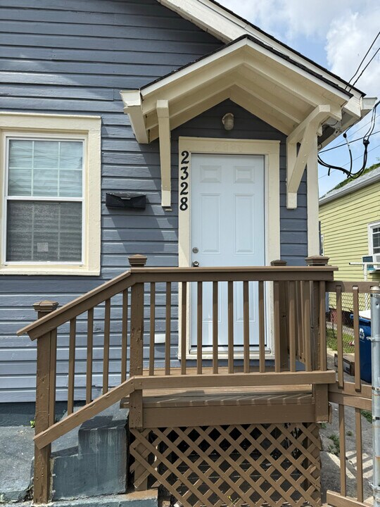 2328 Lapeyrouse St in New Orleans, LA - Building Photo
