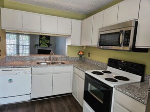 116 St Andrews Ln in Chapel Hill, NC - Building Photo - Building Photo