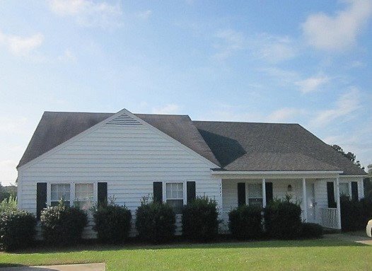 property at 2827 Daisy Ln N