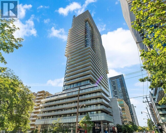 property at 185-1185 Roehampton Ave