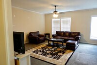 3304 Chastain Gardens Dr NW