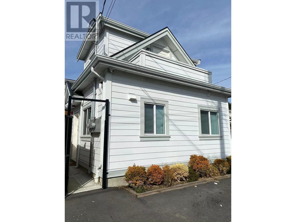 5 E 51st Ave in Vancouver, BC - Building Photo