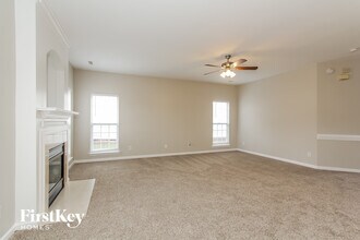 7032 Sweetfield Dr in Huntersville, NC - Foto de edificio - Building Photo