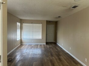 725 Duke Ave in Odessa, TX - Foto de edificio - Building Photo