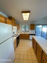 1785 Shadow Park Dr in Reno, NV - Building Photo - Building Photo