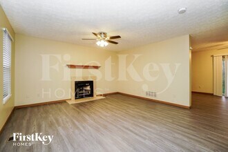 3953 Highland Bluff Dr in Groveport, OH - Foto de edificio - Building Photo