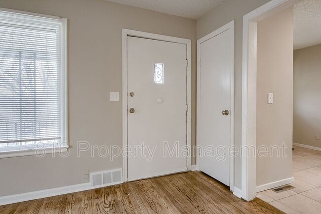 3437 Jackson Ave in Kansas City, MO - Building Photo - Building Photo