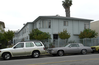 1651 N Hobart Blvd in Los Angeles, CA - Building Photo - Building Photo