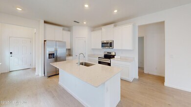 6896 Friendship Fountain Ave in Jacksonville, FL - Building Photo - Building Photo