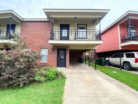 337 E Sale Rd in Lake Charles, LA - Building Photo