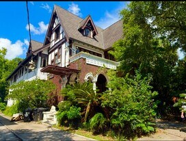 7211 St Charles Ave in New Orleans, LA - Building Photo