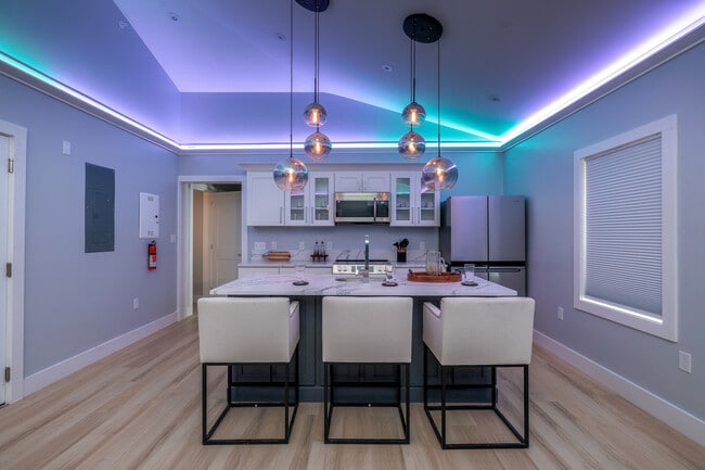 601 E State St - Fully Furnished!