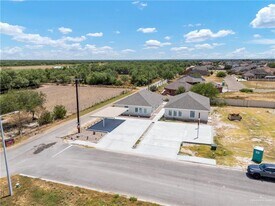 3 Vision St in Rio Grande City, TX - Building Photo