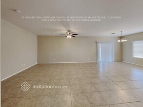 14210 W Hearn Rd in Surprise, AZ - Foto de edificio - Building Photo