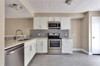 2706 Mulford Cove in Austin, TX - Building Photo - Building Photo