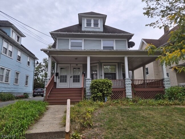 property at 510 E 7th St