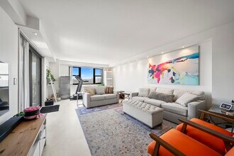 7855 JFK Blvd E in North Bergen, NJ - Building Photo - Building Photo