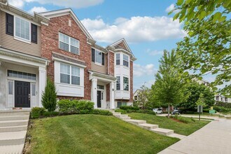 1911 Continental Ave in Naperville, IL - Building Photo - Building Photo