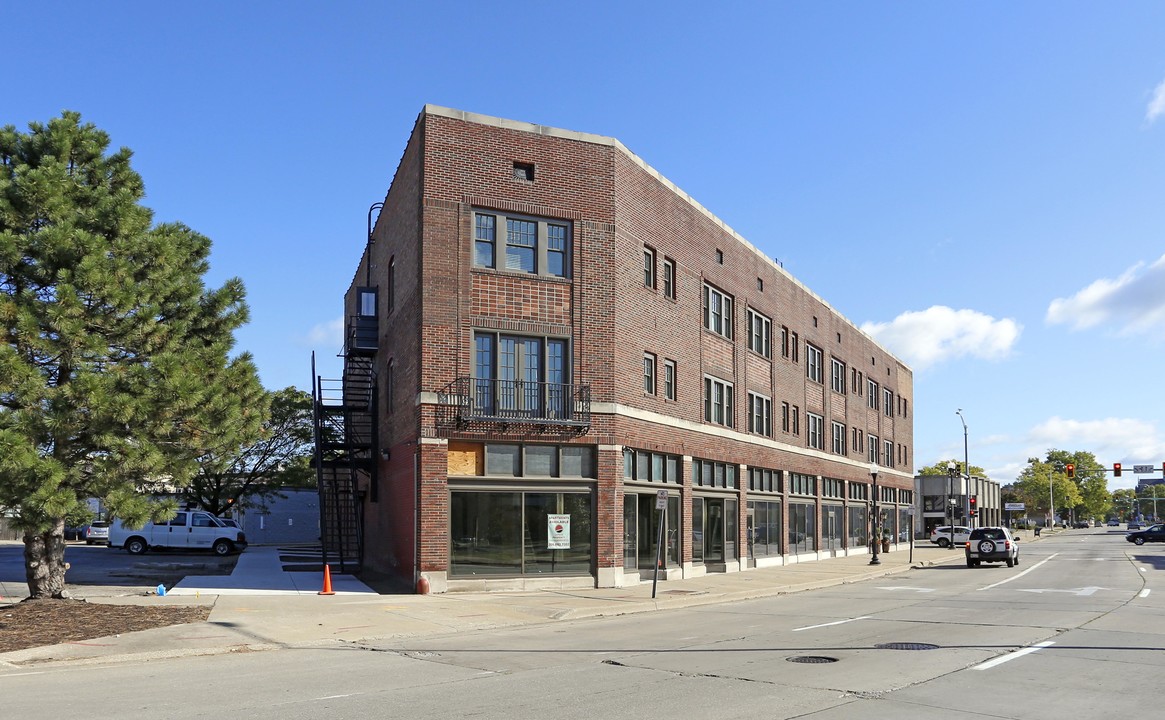 Marquette Place in Peoria, IL - Building Photo