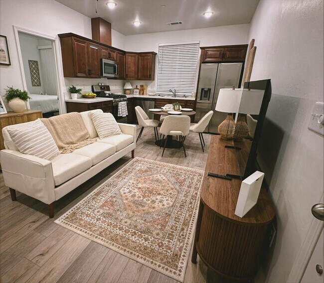 2367 Wagonwheel ave in Tulare, CA - Building Photo - Building Photo