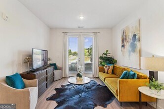 550 Webb Gin House Rd in Lawrenceville, GA - Building Photo - Building Photo