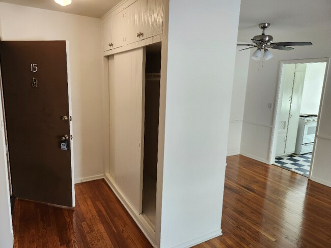 1347 N Alta Vista Blvd in Los Angeles, CA - Building Photo - Building Photo