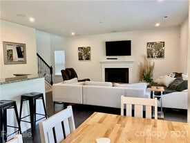 Room in House on Audubon Pk Dr in Charlotte, NC - Building Photo