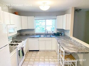 7295 Stewart Dr in Eden Prairie, MN - Building Photo - Building Photo