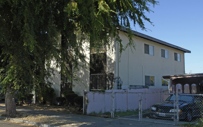 2723 16th St in San Pablo, CA - Building Photo - Building Photo