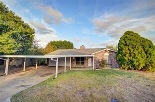 6020 Whitley Rd in Watauga, TX - Building Photo