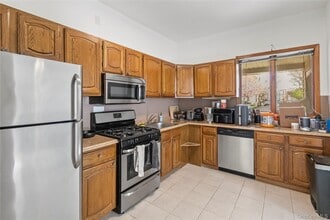 172 Harrison Ave in Mineola, NY - Building Photo - Building Photo