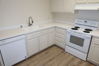 1056 Johnfer Way in Sacramento, CA - Building Photo - Building Photo