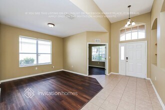 4553 Gateway Blvd in Wesley Chapel, FL - Foto de edificio - Building Photo