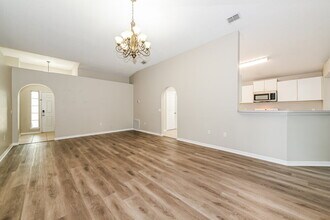 2628 Cobblestone Forest Cir E in Jacksonville, FL - Foto de edificio - Building Photo