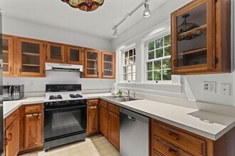 1202 NW 16th Ave in Gainesville, FL - Building Photo - Building Photo