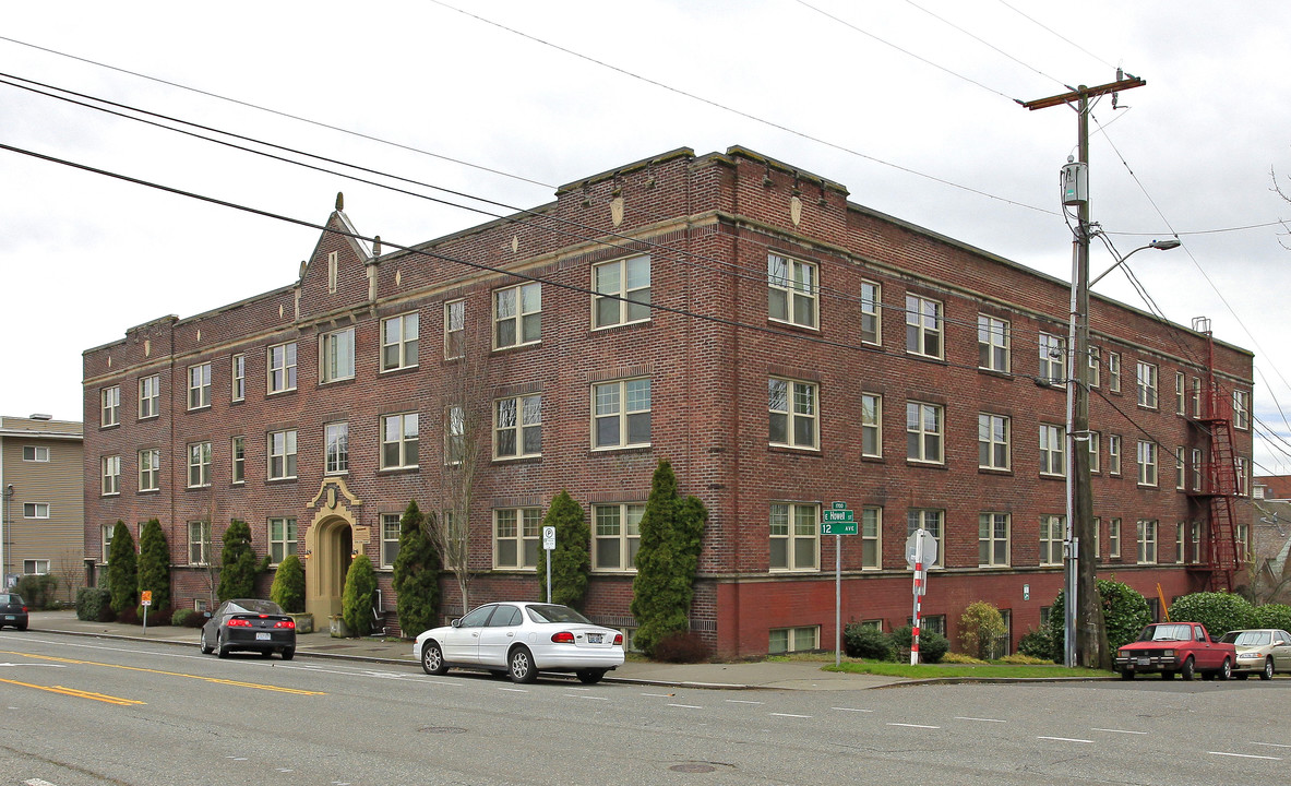 Roosevelt Apartments in Seattle, WA - Building Photo