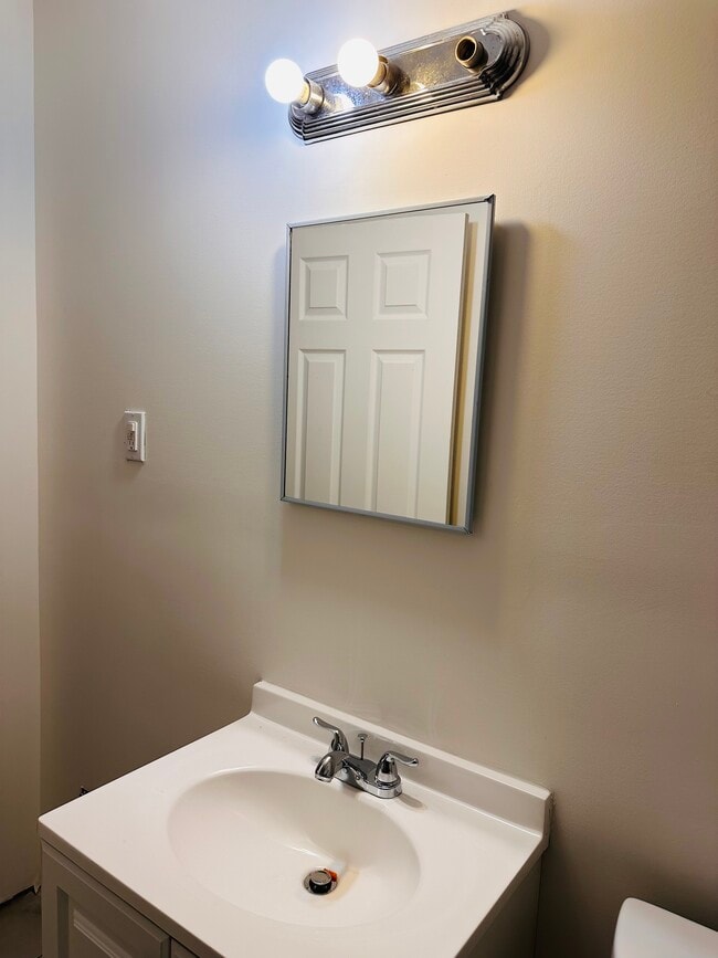 18071 Albion Ave in Detroit, MI - Building Photo - Building Photo
