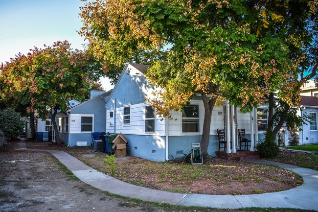 Multifamily in Inglewood, CA - Building Photo - Primary Photo