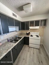 2727 N Atlantic Ave in Daytona Beach, FL - Building Photo - Building Photo