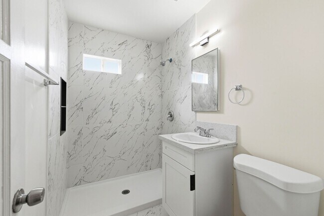 6508 La Jolla Blvd in La Jolla, CA - Building Photo - Building Photo