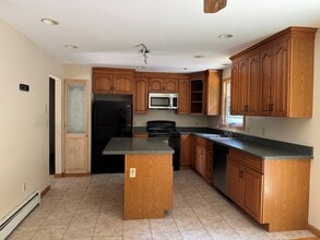 753 Evergreen Ave in Hamden, CT - Building Photo - Building Photo