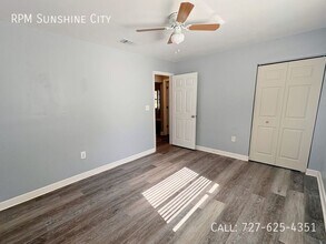 427 6th Ave NE in Largo, FL - Building Photo - Building Photo