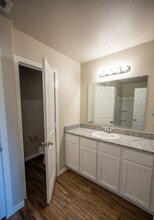 2115 N Avenue J, Unit Cypress - 2115 N Ave J Unit B in Lubbock, TX - Building Photo - Building Photo