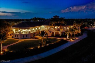 10044 Siesta Bay Dr in Naples, FL - Foto de edificio - Building Photo